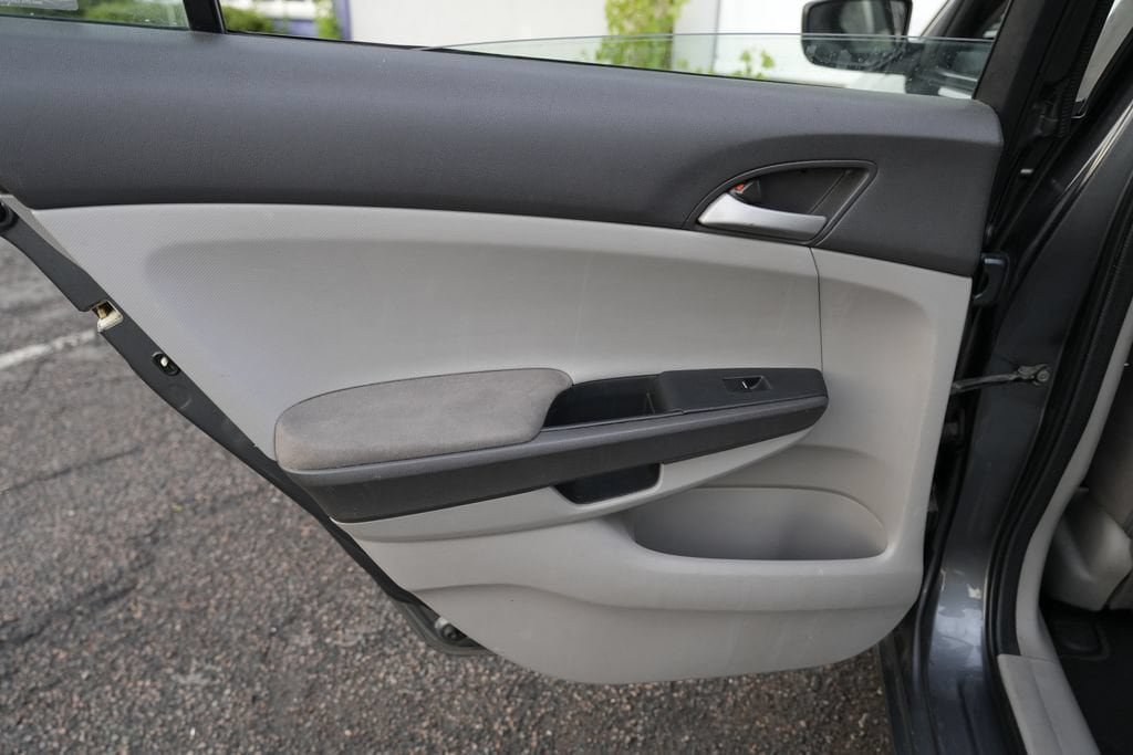 Used 2010 Honda Accord LX-P image 24