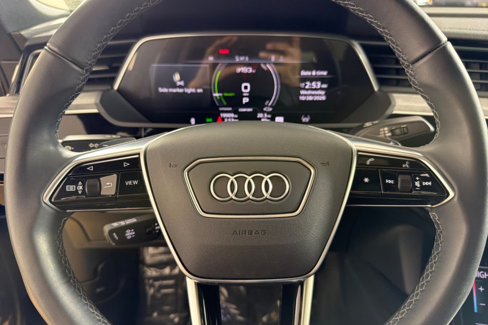 Used 2024 Audi Q8 e-tron Premium Plus AWD/4WD image 21