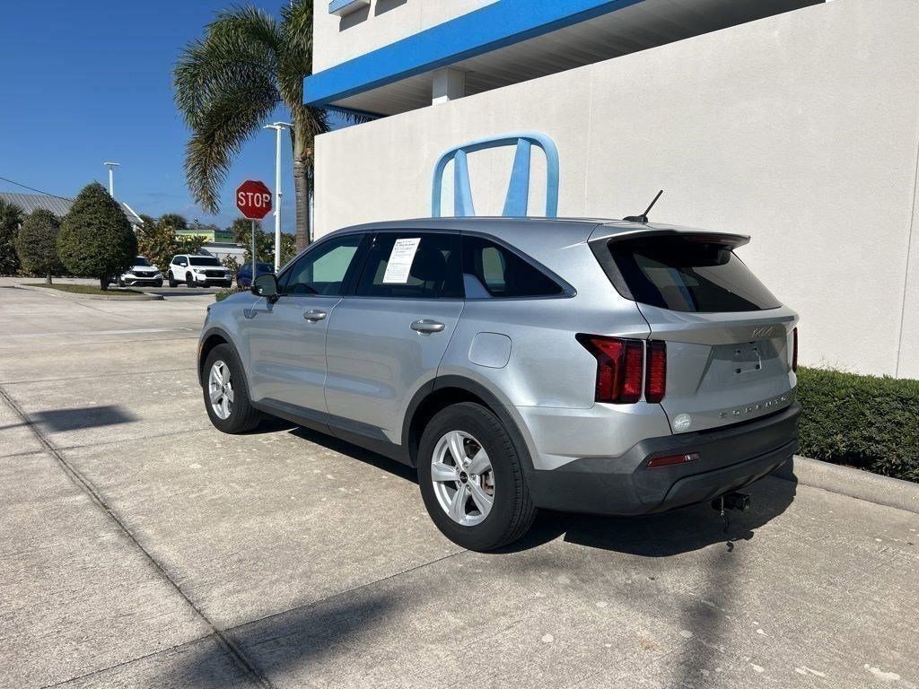 Used 2022 Kia Sorento LX image 6