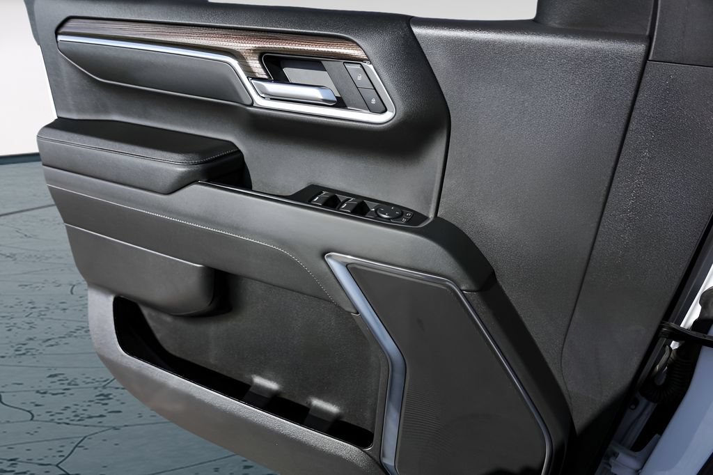 Used 2023 Chevrolet Silverado 1500 LT RWD image 22