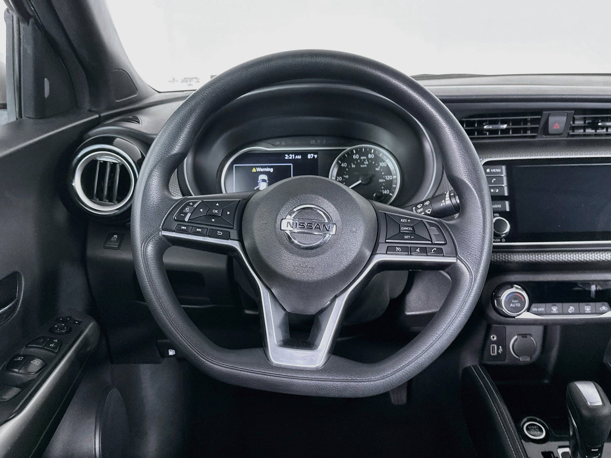 Used 2018 Nissan Kicks SV FWD image 17