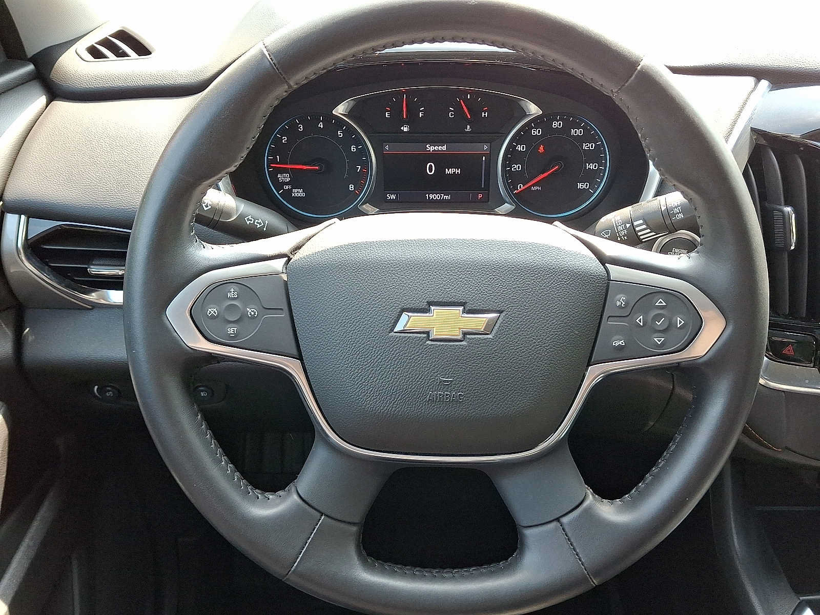 Used 2021 Chevrolet Traverse LT FWD image 19