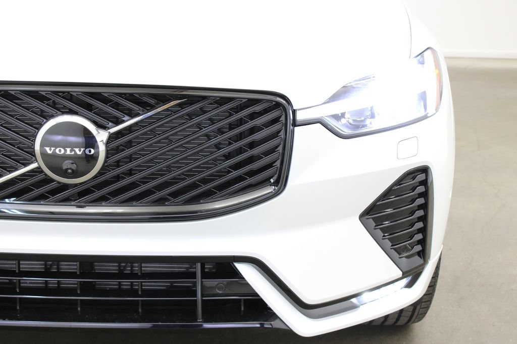 New 2026 Volvo XC60 B5 Plus w/ Protection Package Premier AWD/4WD image 8