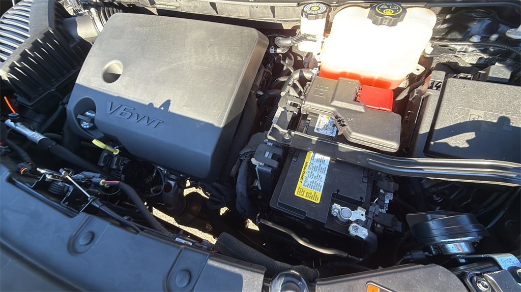 Used 2023 Chevrolet Traverse LT image 24