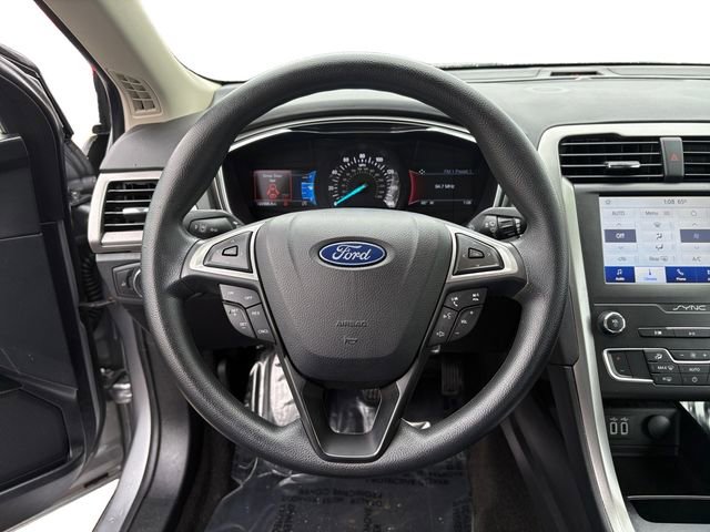 Used 2020 Ford Fusion SE image 15