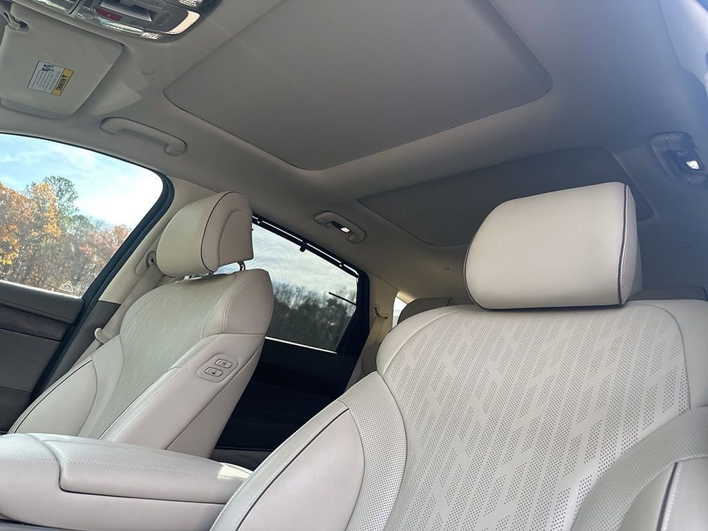 Used 2023 Genesis GV80 2.5T w/ Prestige 20" Package image 7