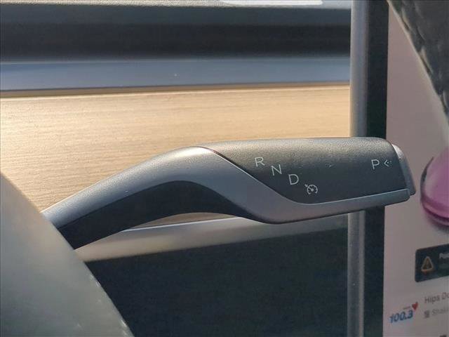 Used 2022 Tesla Model 3 Performance image 12