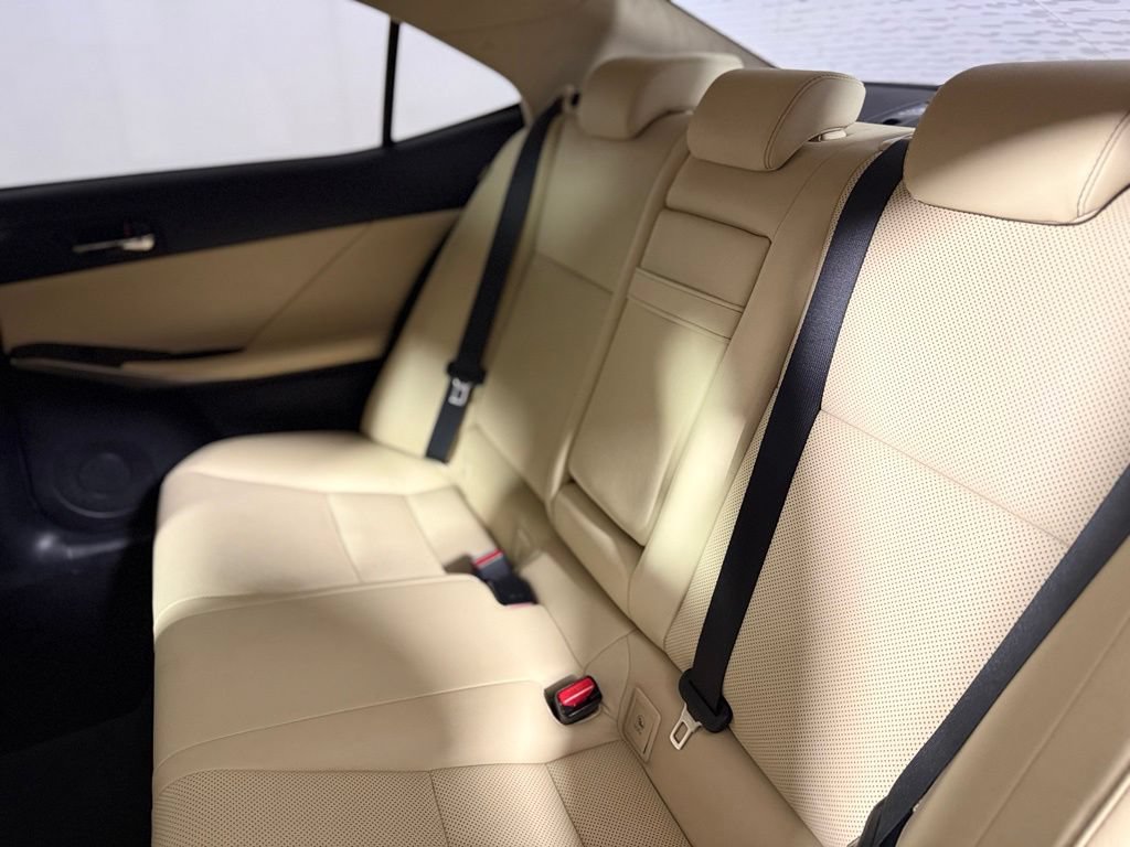 Used 2016 Lexus IS 200t RWD image 25