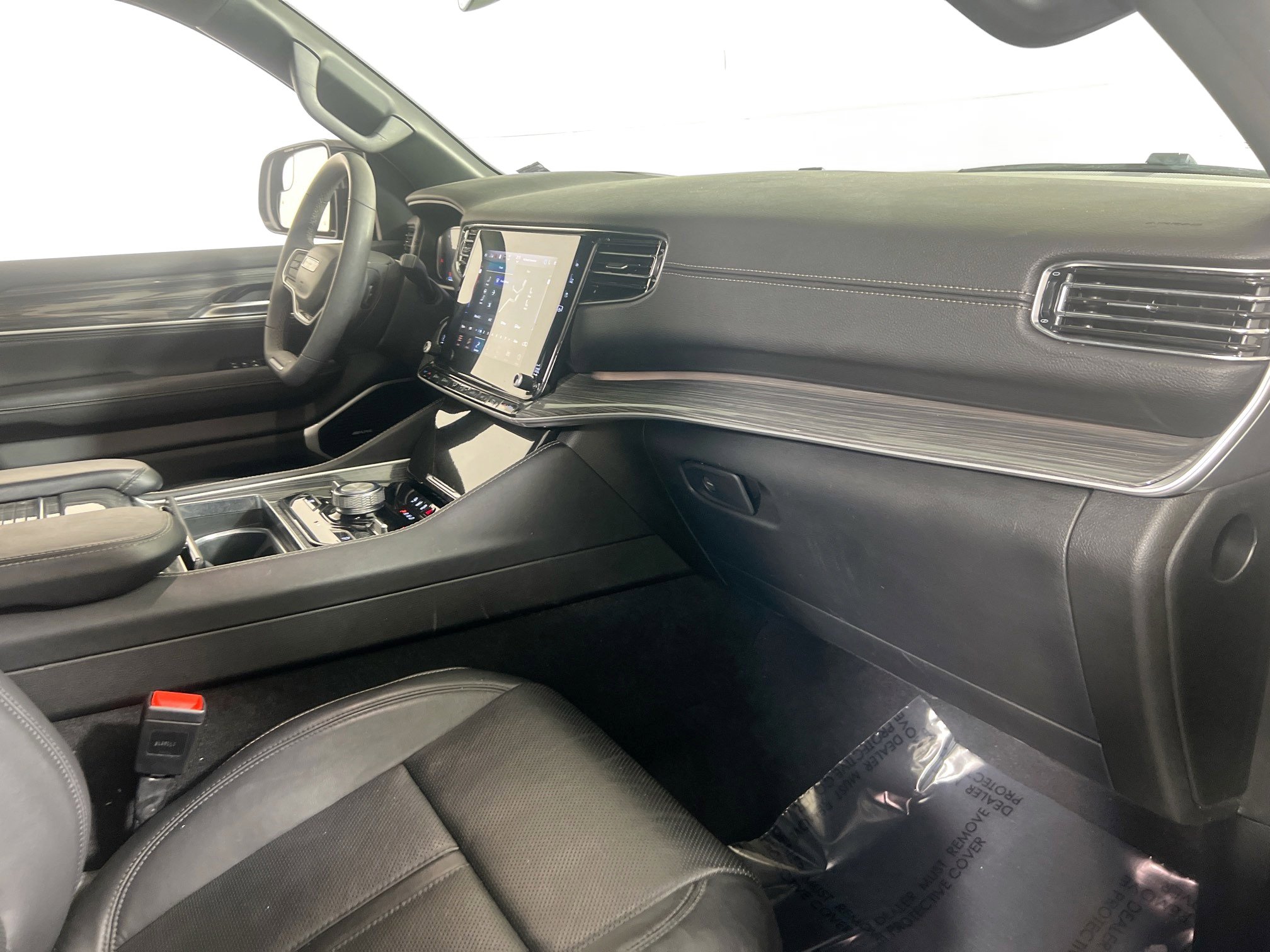 Used 2022 Jeep Wagoneer Series III w/ Rear Seat Video Group 1 image 32