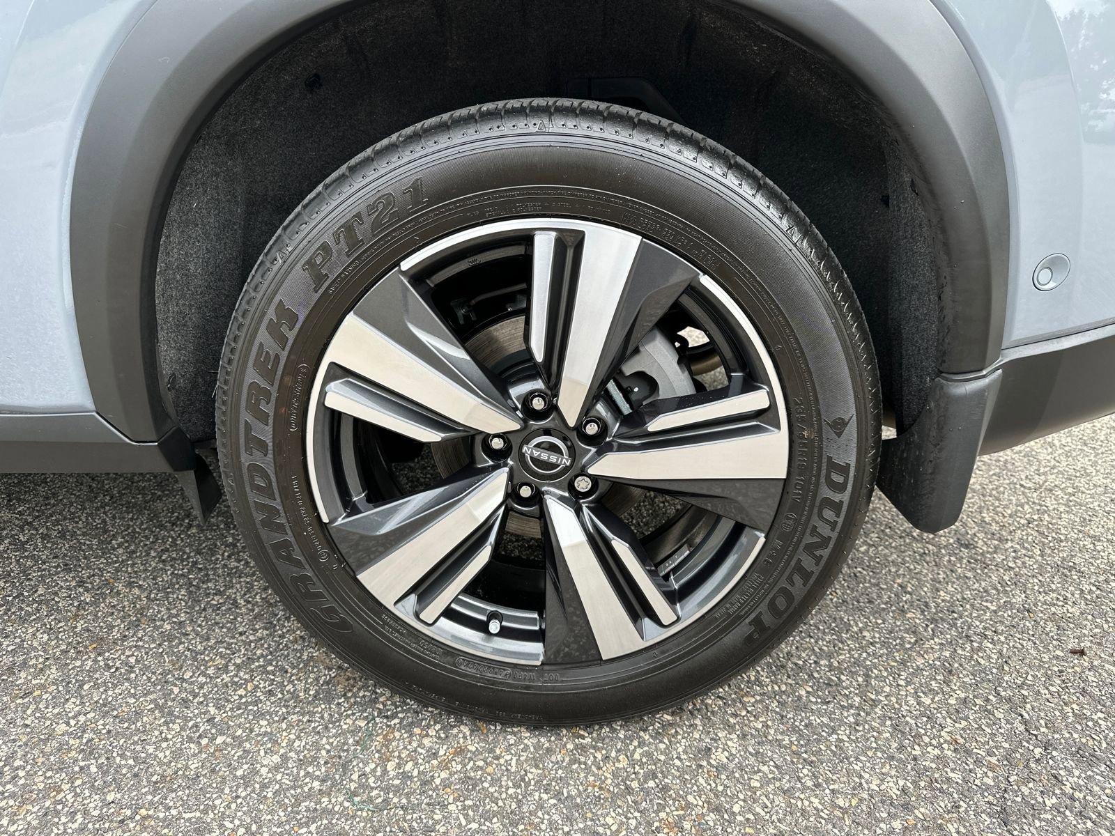 Certified 2024 Nissan Rogue SL FWD image 18