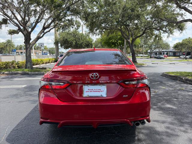 Used 2022 Toyota Camry SE w/ Convenience Package FWD image 8