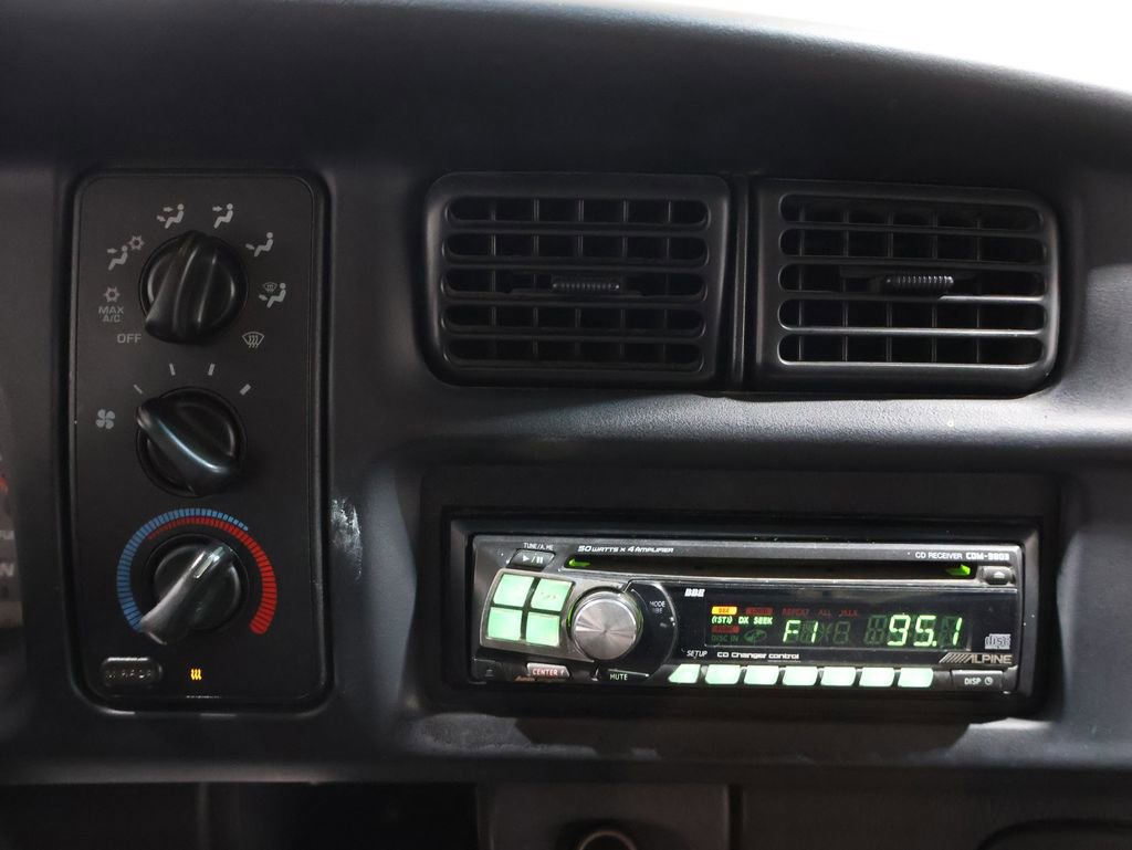 Used 1998 Dodge Ram 1500 Truck ST image 22