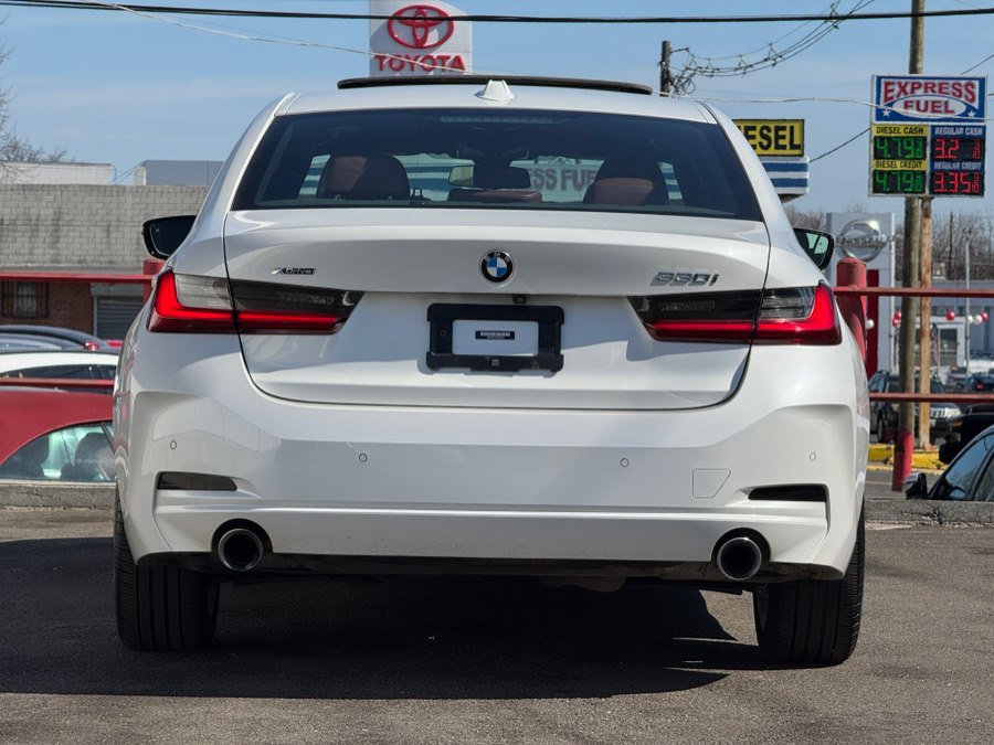 Used 2023 BMW 330i xDrive Sedan w/ Premium Package AWD/4WD image 6