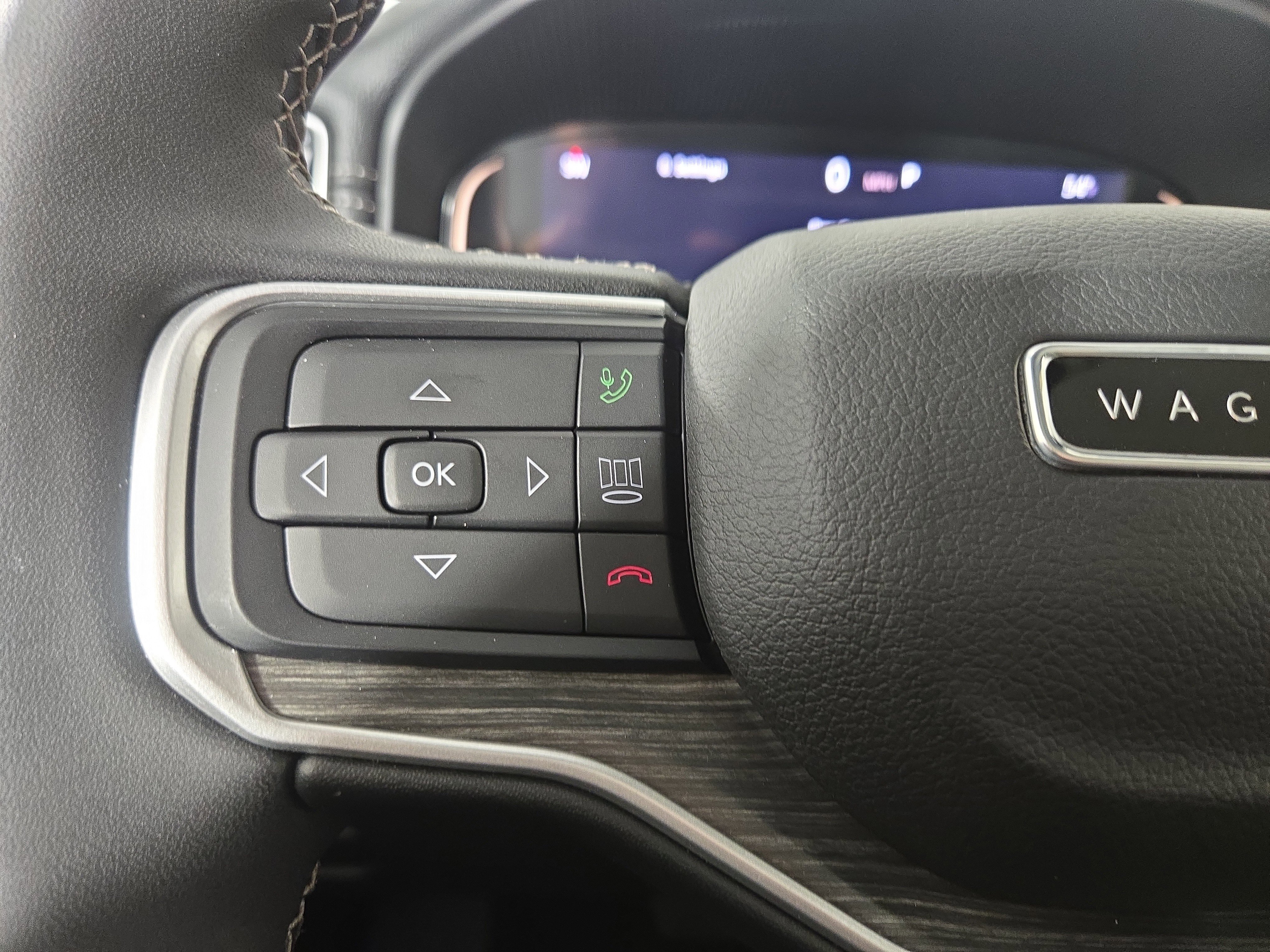 Used 2023 Jeep Wagoneer L Series II w/ Premium Group I image 17