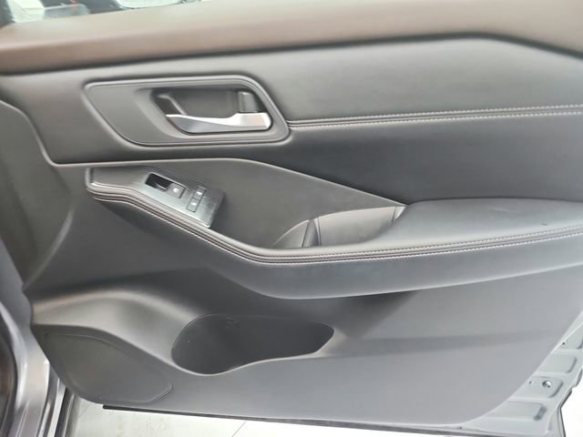 Used 2023 Nissan Rogue SV w/ SV Premium Package image 36