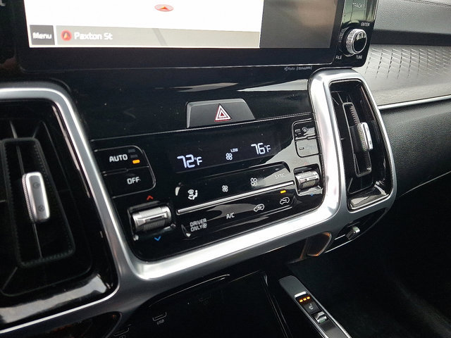 Used 2022 Kia Sorento SX w/ Panoramic Sunroof Package image 16