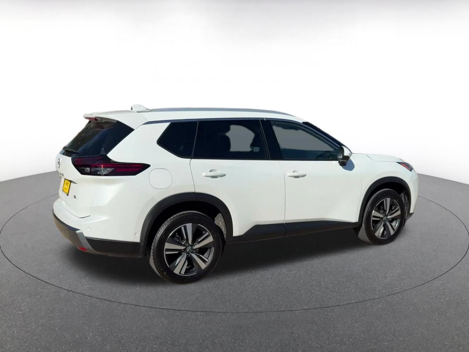Used 2026 Nissan Rogue SL FWD image 14