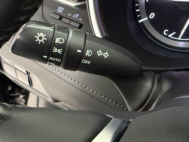 Used 2021 Toyota Highlander XLE FWD image 13