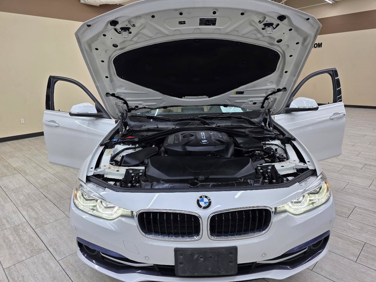 Used 2017 BMW 330i xDrive Sedan AWD/4WD image 44