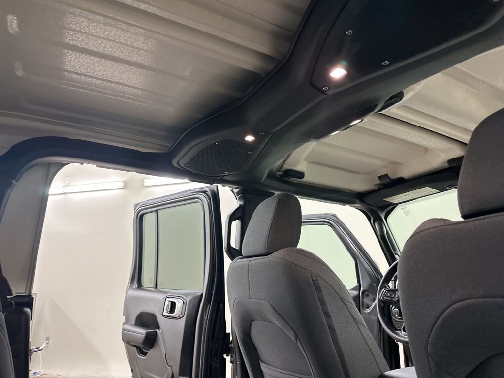 Used 2025 Jeep Gladiator Sport image 22