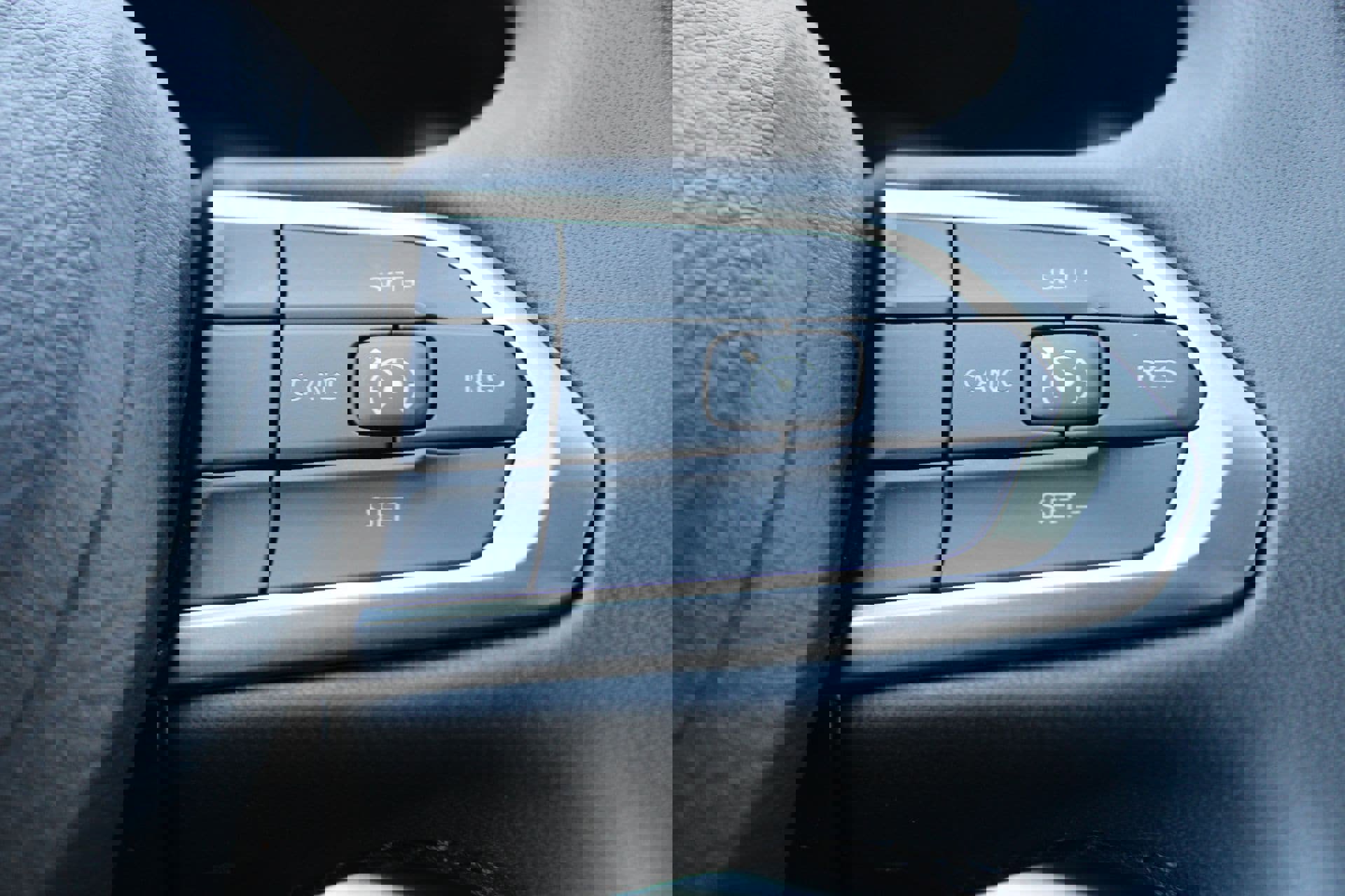 Used 2024 Jeep Compass Latitude image 25