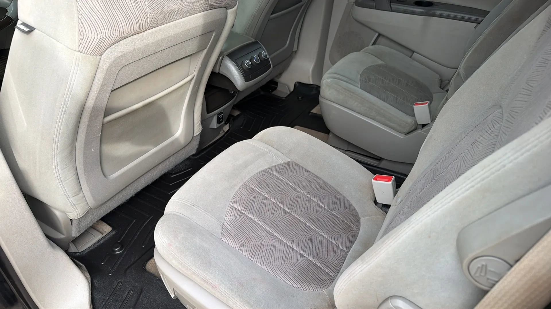 Used 2015 Buick Enclave Convenience FWD image 35