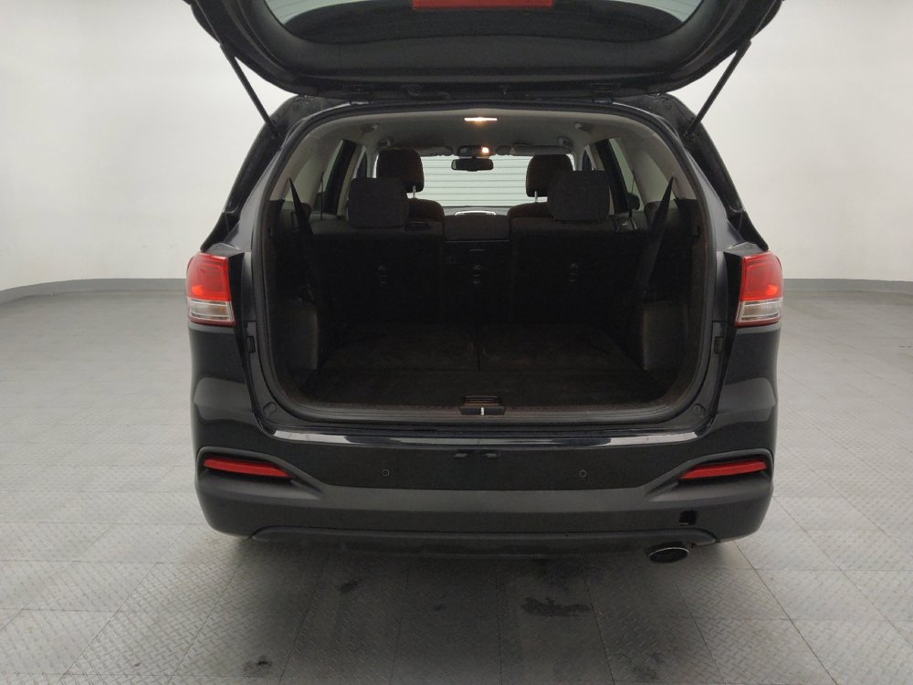 Used 2017 Kia Sorento LX w/ LX Convenience Package image 29