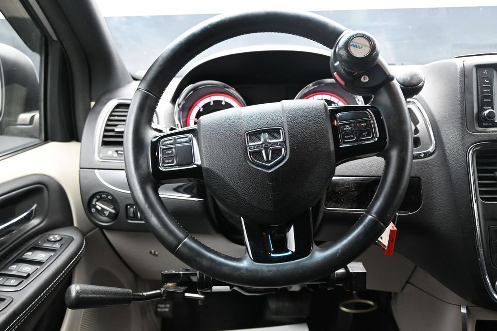 Used 2015 Dodge Grand Caravan SXT FWD image 15