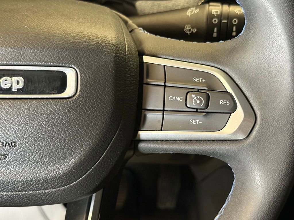 Used 2022 Jeep Compass Latitude AWD/4WD image 11