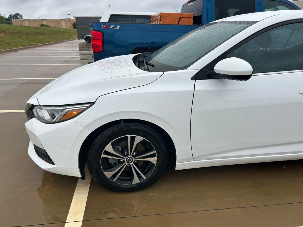 Used 2021 Nissan Sentra SV FWD image 2