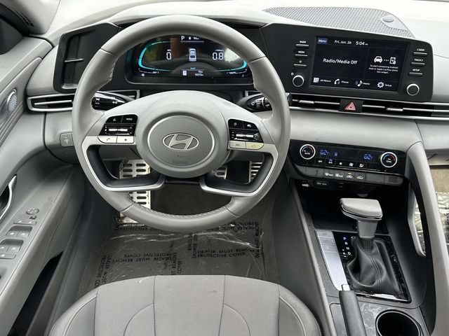 Certified 2025 Hyundai Elantra Sport FWD image 8