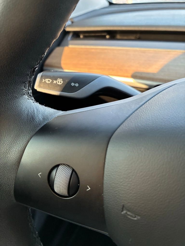 Used 2021 Tesla Model Y Long Range image 28