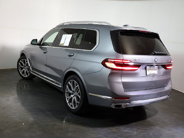 Used 2025 BMW X7 xDrive40i AWD/4WD image 2