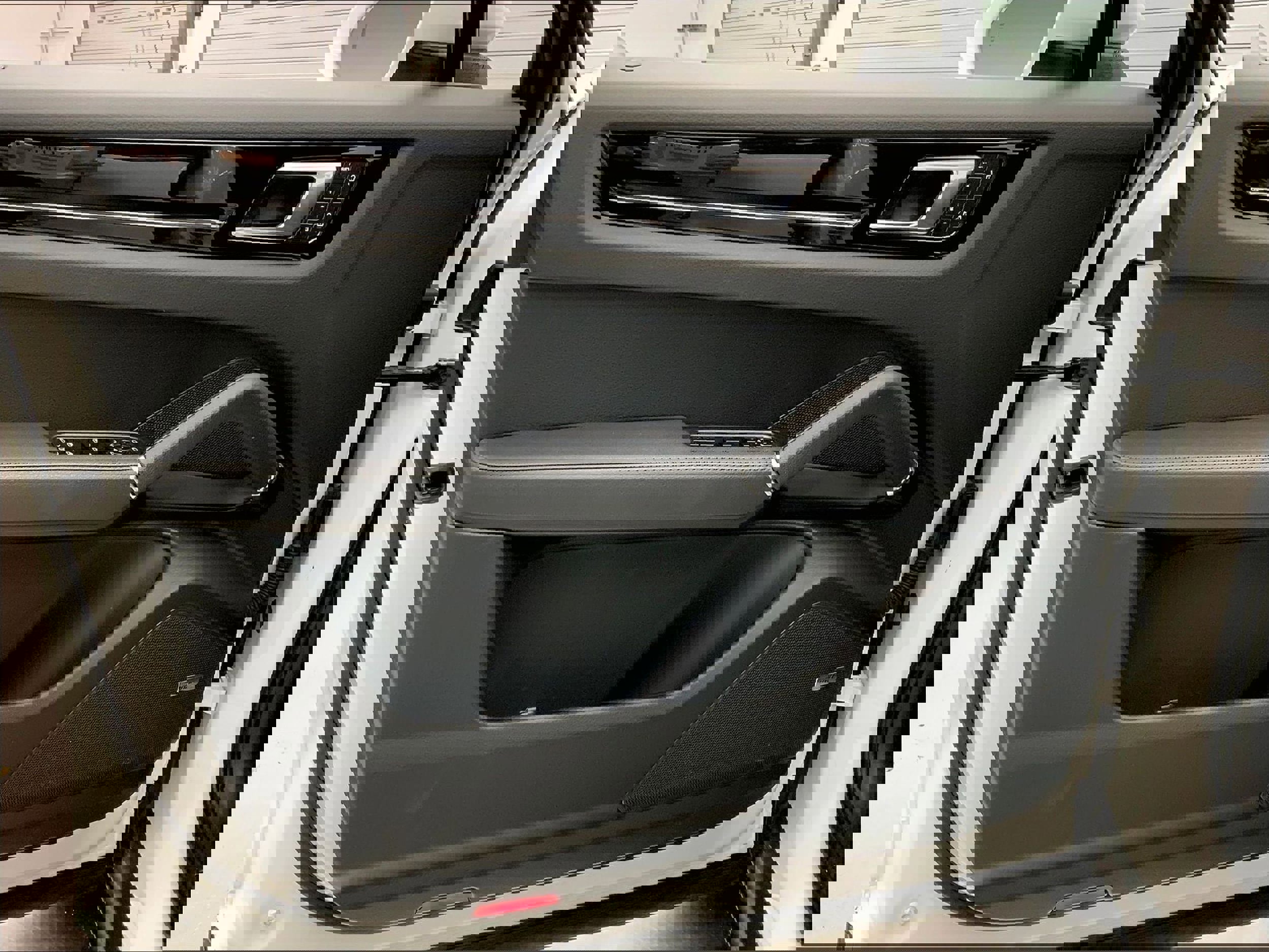 Used 2022 Porsche Cayenne E-Hybrid image 27