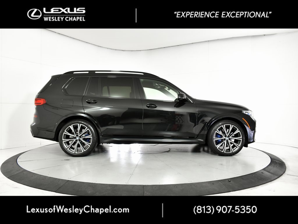 Used 2022 BMW X7 M50i w/ Luxury Seating Package image 4