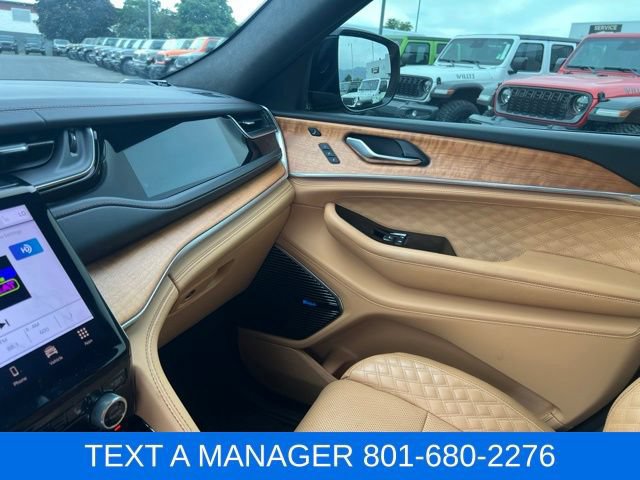 Used 2022 Jeep Grand Cherokee Summit AWD/4WD image 25