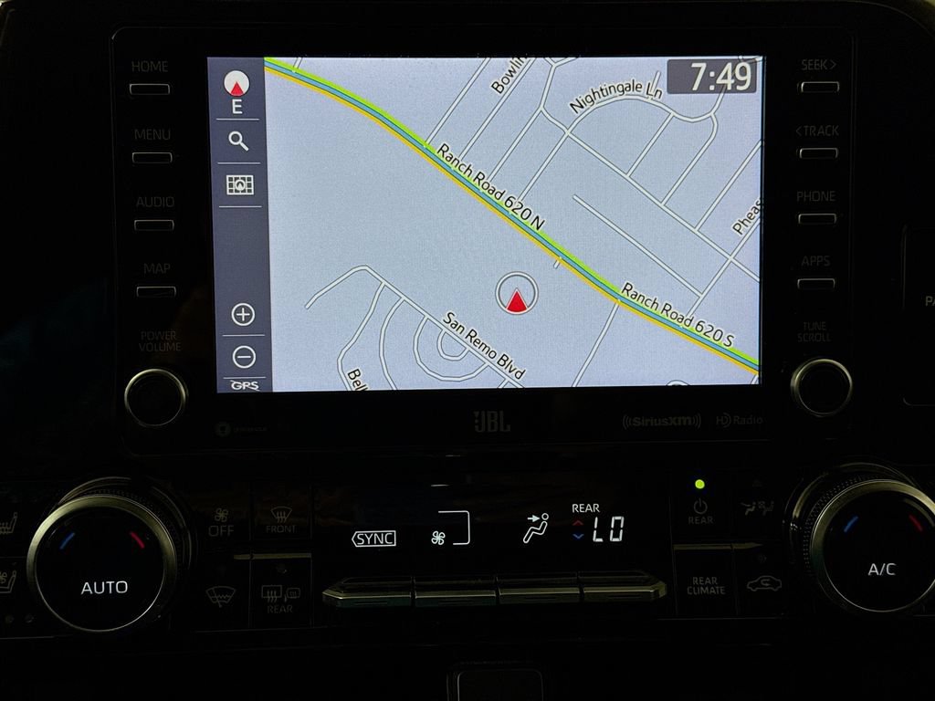 Used 2020 Toyota Highlander Limited FWD image 13