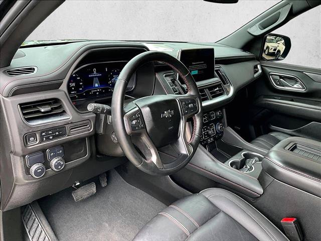Used 2024 Chevrolet Suburban RST w/ Luxury Package RWD image 13