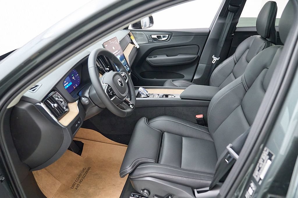 New 2026 Volvo XC60 T8 Ultra w/ Climate Package AWD/4WD image 14