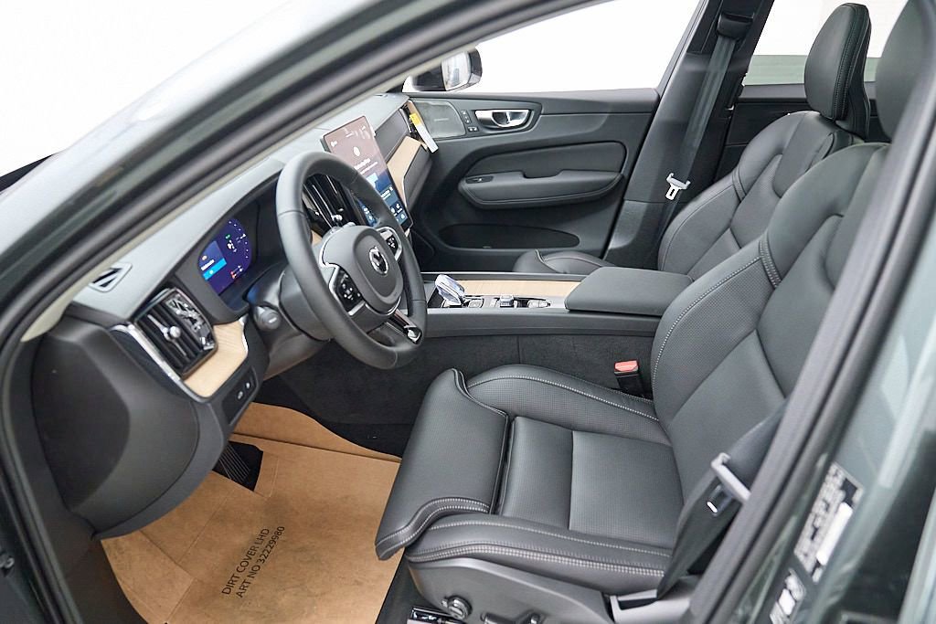 New 2026 Volvo XC60 T8 Ultra w/ Climate Package AWD/4WD image 14
