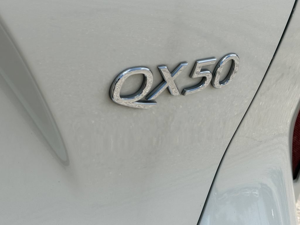 Used 2022 INFINITI QX50 Essential FWD image 9