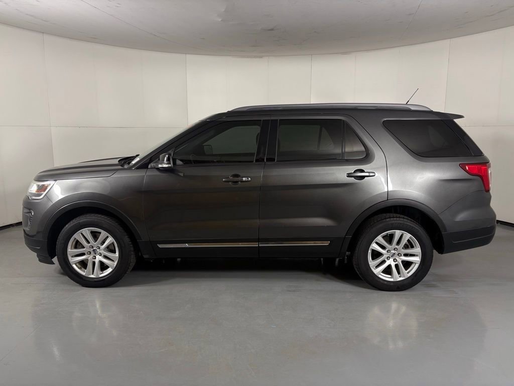 Used 2018 Ford Explorer XLT w/ Equipment Group 201A AWD/4WD image 5