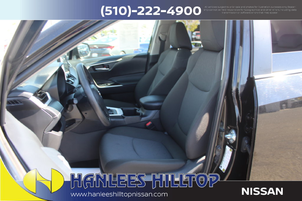Used 2025 Toyota RAV4 XLE FWD image 12