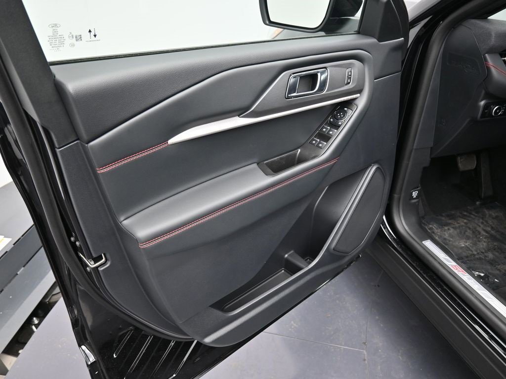 New 2026 Ford Explorer ST-Line image 9