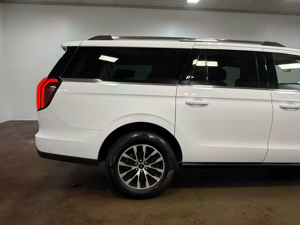Used 2025 Ford Expedition Max Platinum image 33
