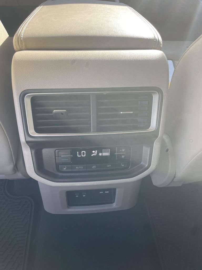 Certified 2024 Volkswagen Atlas SEL Premium R-Line AWD/4WD image 16