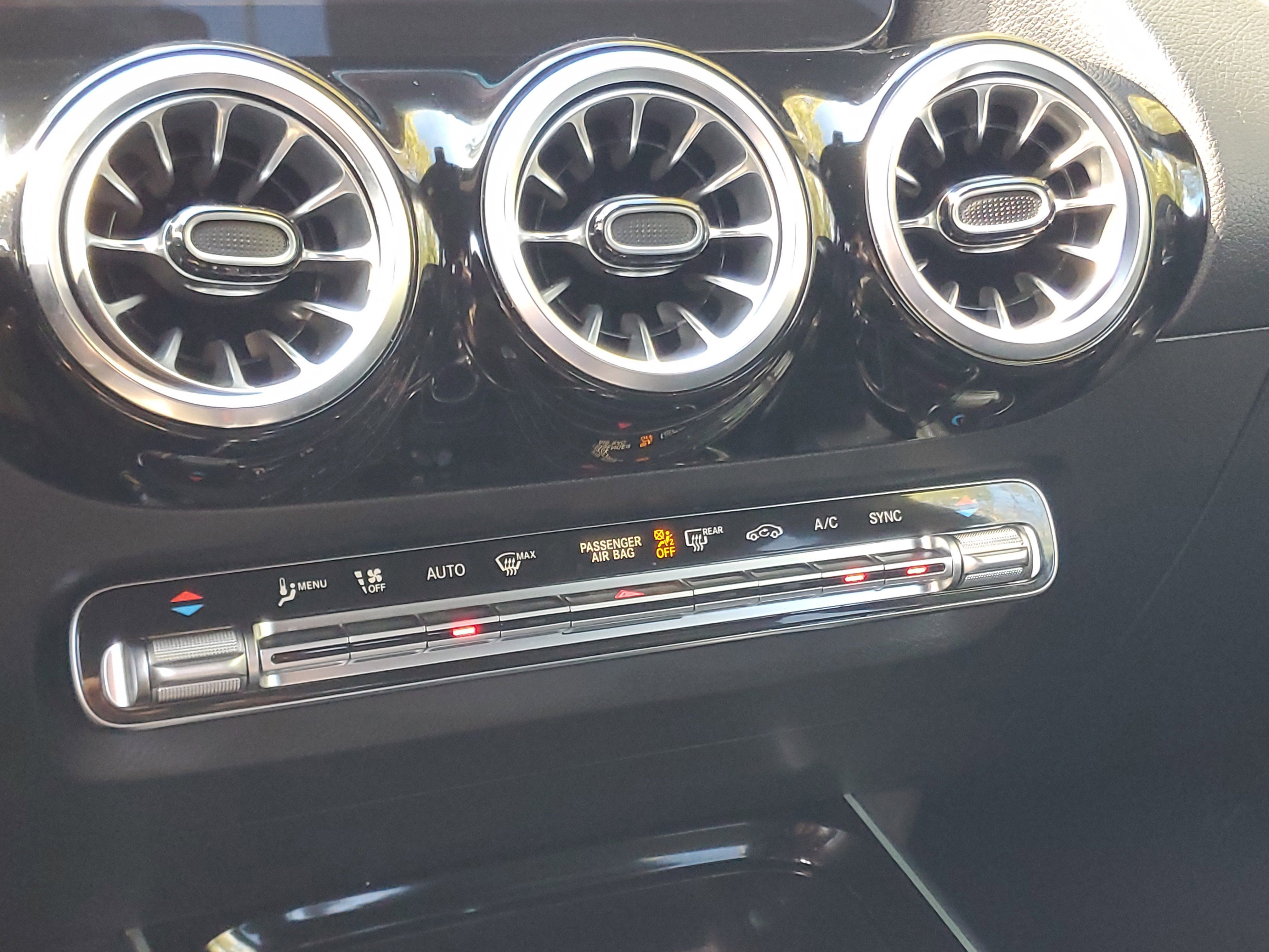 Used 2023 Mercedes-Benz GLA 250 w/ Premium Package image 26