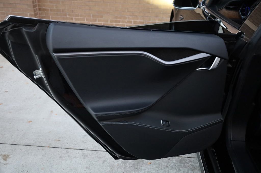 Used 2020 Tesla Model S Long Range Plus image 17