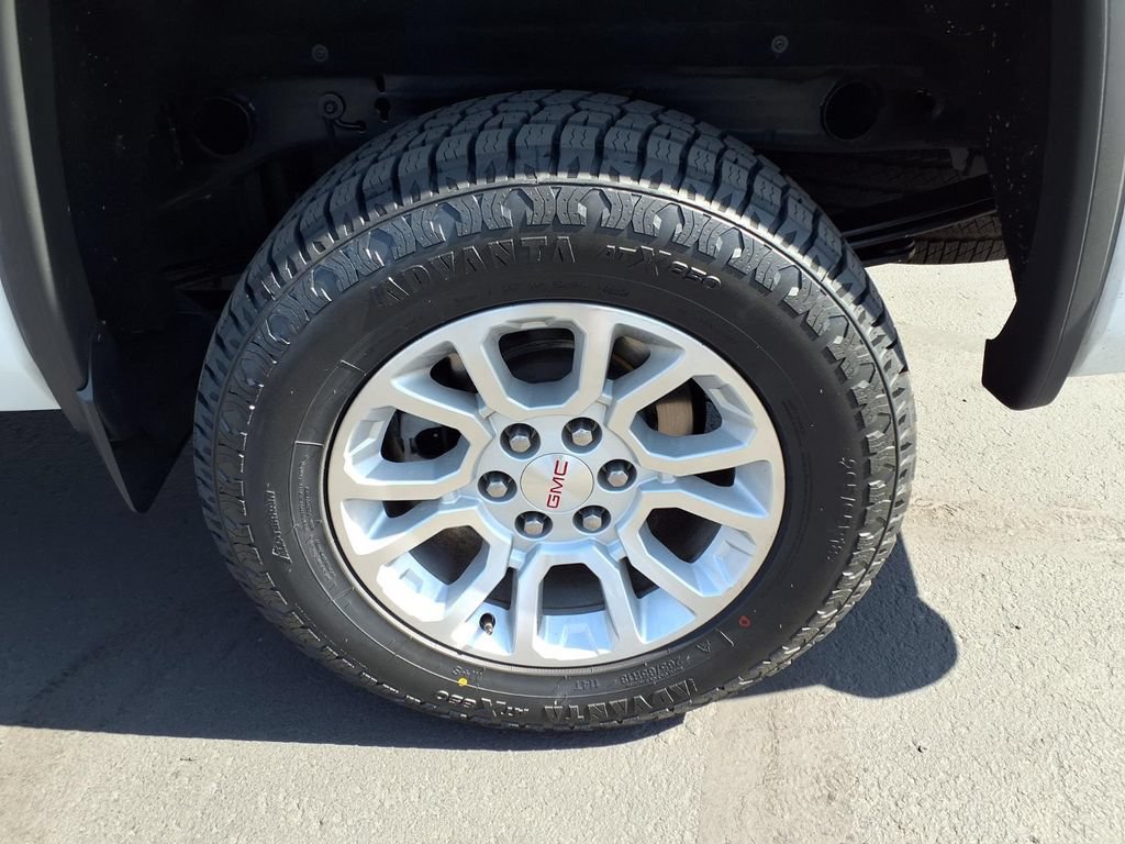 Used 2018 GMC Sierra 1500 SLT w/ All Terrain Package AWD/4WD image 14