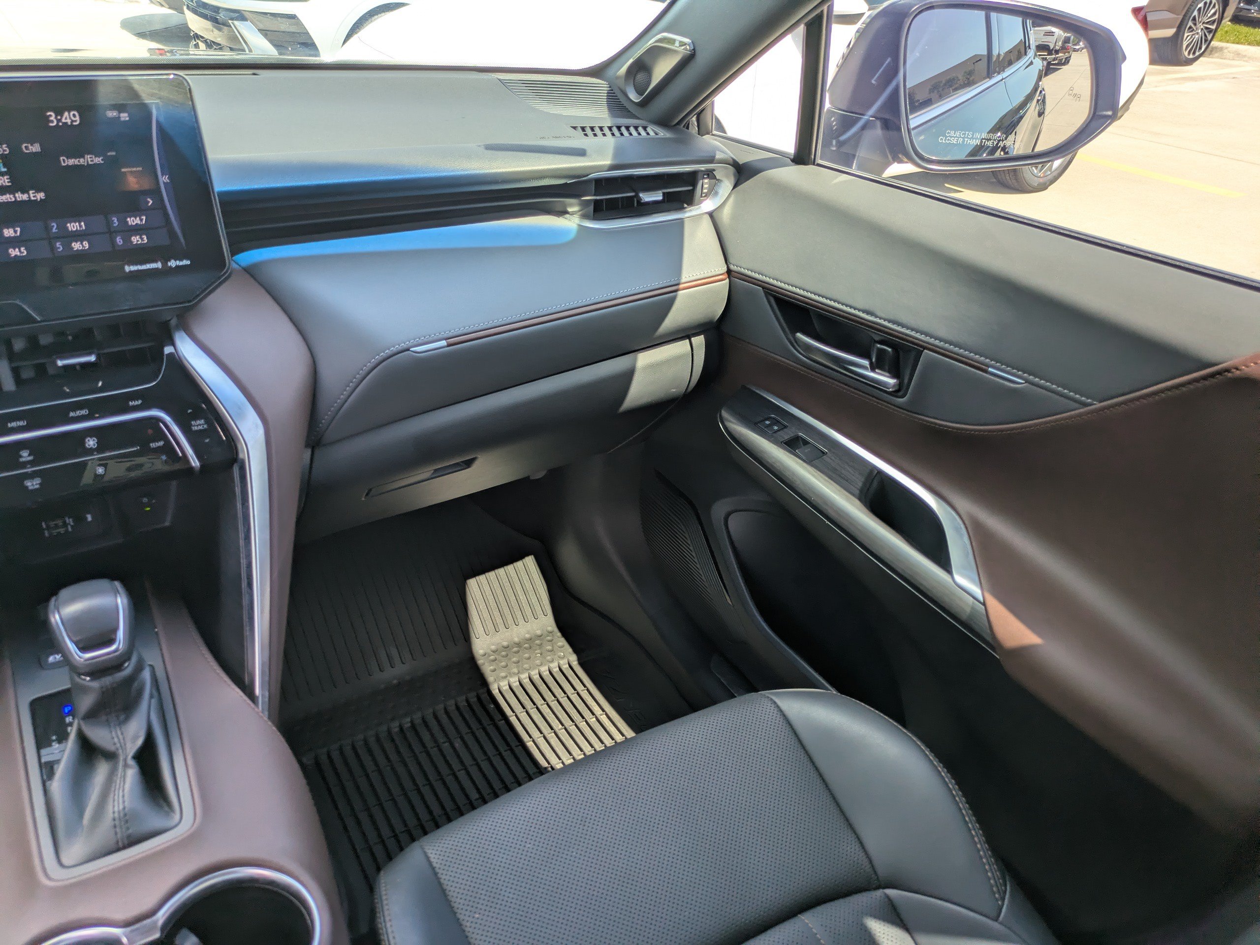 Used 2021 Toyota Venza Limited w/ Advanced Technology Package AWD/4WD image 16